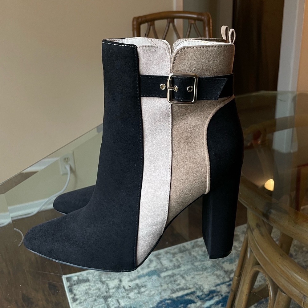 Linette Color Block Bootie, size 10